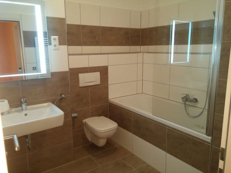 Prenájom bytu 2-izbový 80 m², Frickestraße 2-4, Leipzig, Sasko Prenájom bytu 2-izbový 80 m², Frickestraße 2-4, Leipzig, Sasko