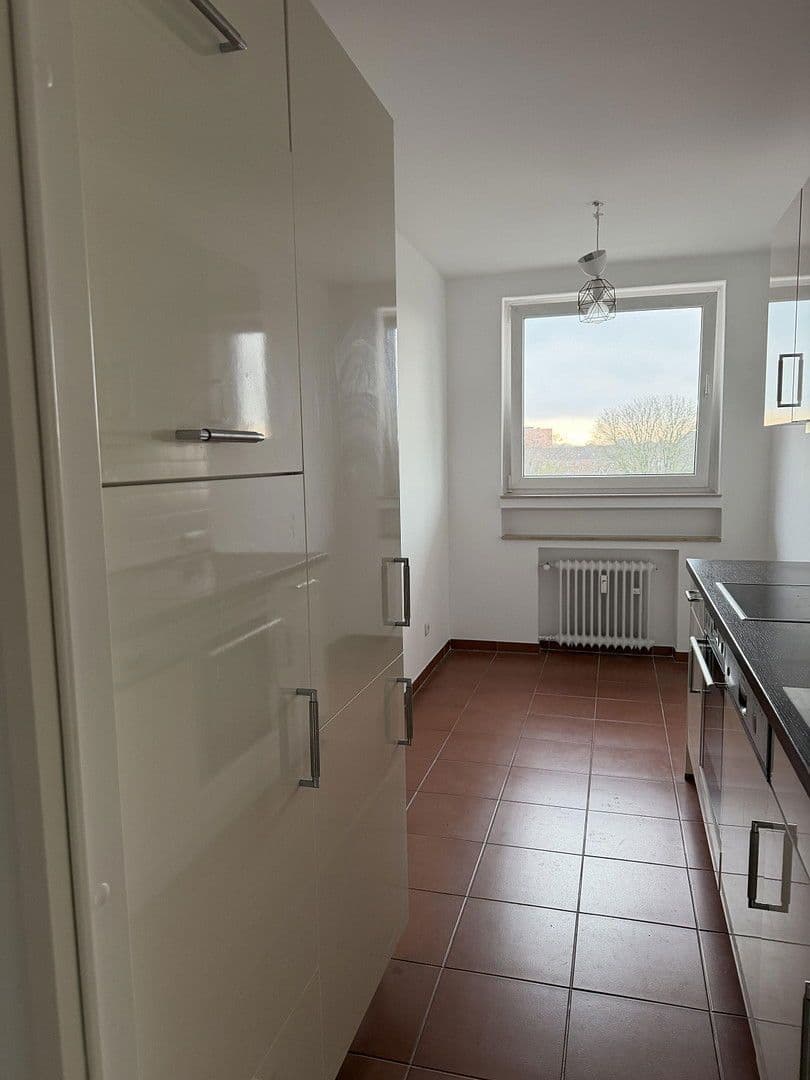 Prenájom bytu 3-izbový 67 m², Köln, Severné Porýnie - Westfálsko Prenájom bytu 3-izbový 67 m², Köln, Severné Porýnie - Westfálsko