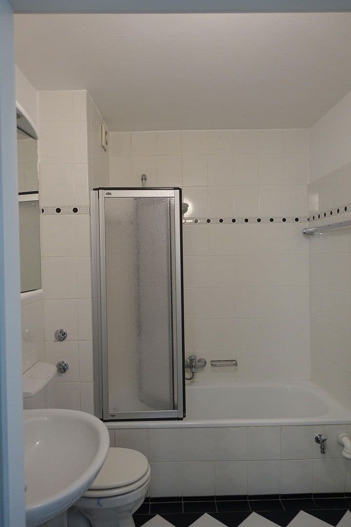 Prenájom bytu 3-izbový 67 m², Köln, Severné Porýnie - Westfálsko Prenájom bytu 3-izbový 67 m², Köln, Severné Porýnie - Westfálsko