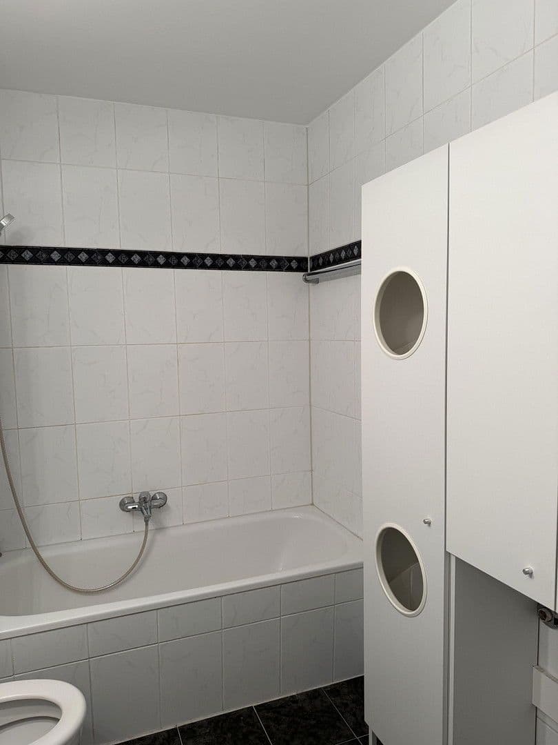 Prenájom bytu 3-izbový 67 m², Köln, Severné Porýnie - Westfálsko Prenájom bytu 3-izbový 67 m², Köln, Severné Porýnie - Westfálsko