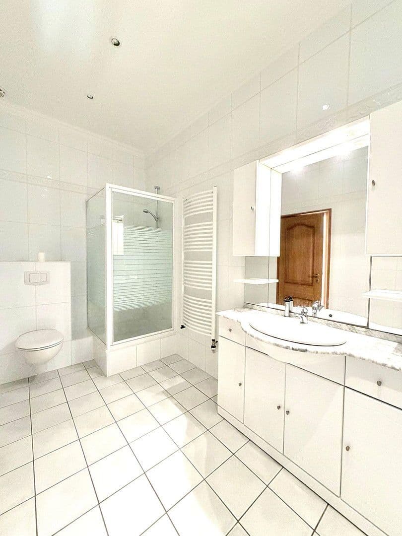 Prenájom bytu 3-izbový 164 m², An der Alpe 2, Neustadt am Rübenberge, Dolné Sasko Prenájom bytu 3-izbový 164 m², An der Alpe 2, Neustadt am Rübenberge, Dolné Sasko