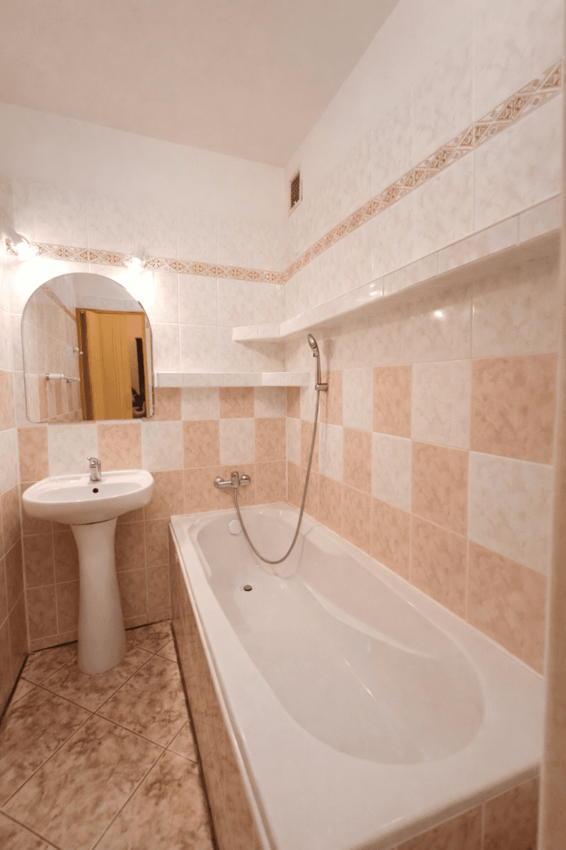 Prenájom bytu 1-izbový 35 m², Pádivého, Trenčín, Trenčiansky kraj Prenájom bytu 1-izbový 35 m², Pádivého, Trenčín, Trenčiansky kraj