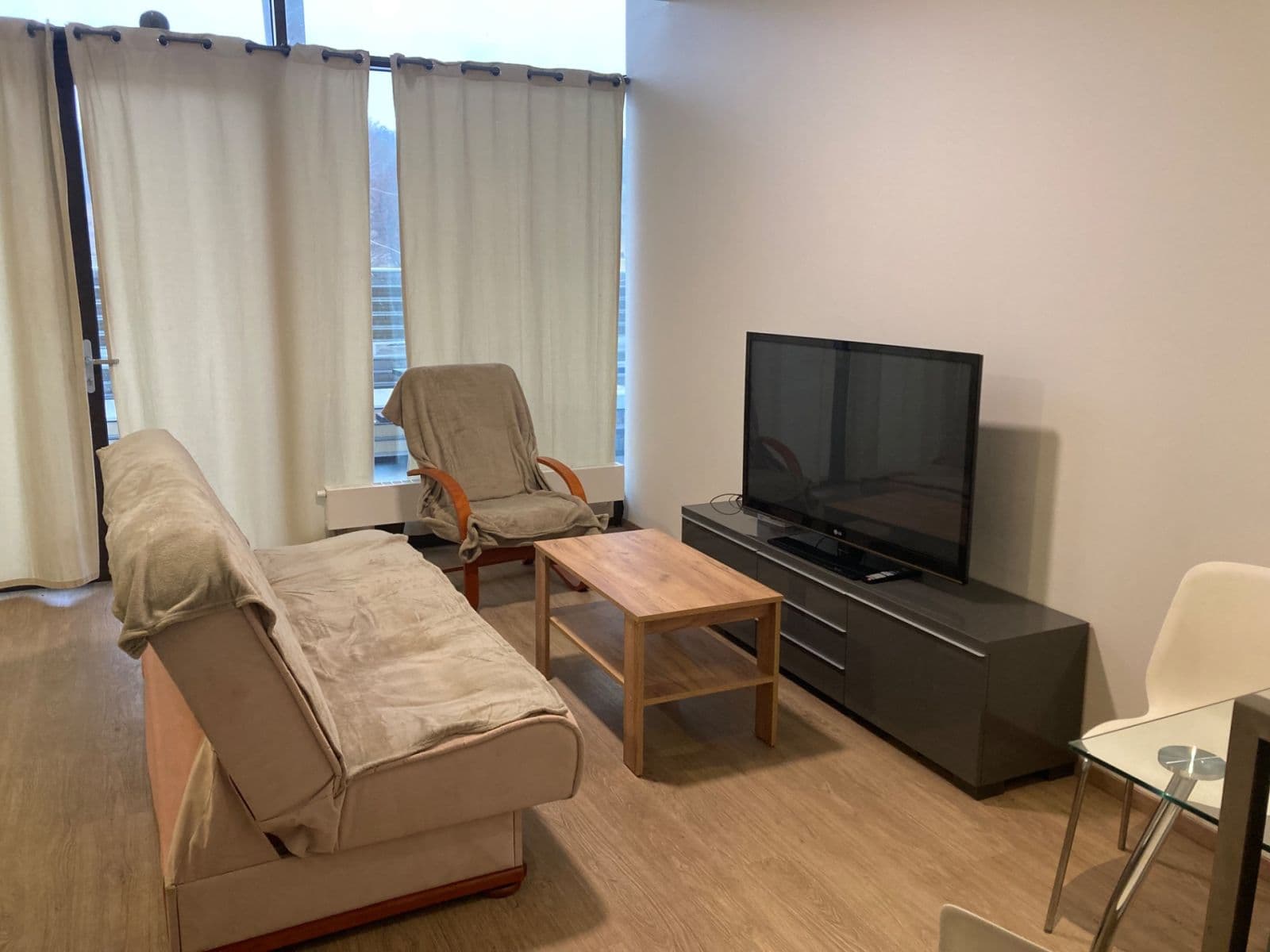 Prenájom bytu 1-izbový 48 m², Dostihová, Slušovice, Zlínský kraj Prenájom bytu 1-izbový 48 m², Dostihová, Slušovice, Zlínský kraj