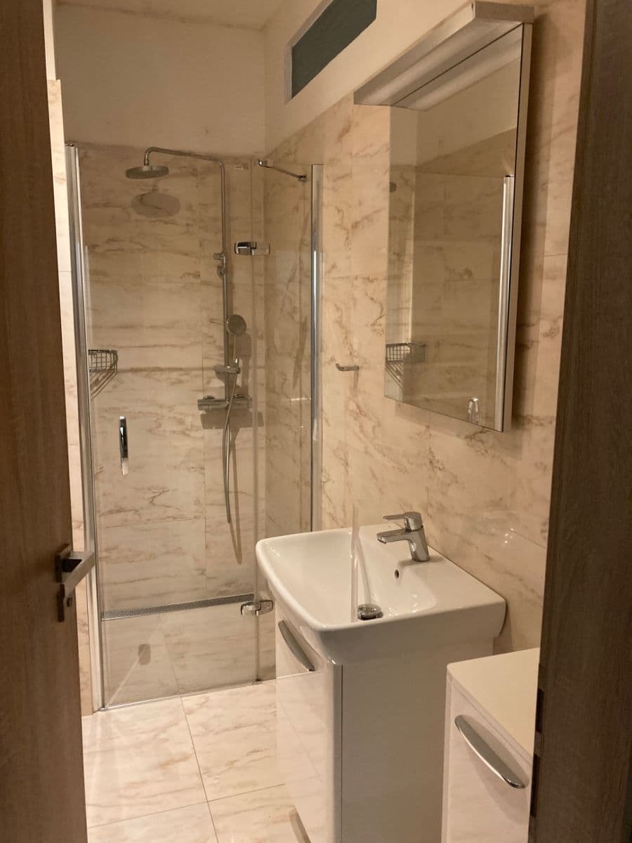 Prenájom bytu 1-izbový 48 m², Dostihová, Slušovice, Zlínský kraj Prenájom bytu 1-izbový 48 m², Dostihová, Slušovice, Zlínský kraj