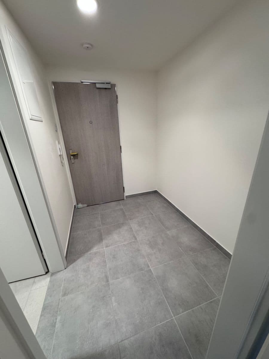 Prenájom bytu 1-izbový 32 m², Poděbradská, Praha, Praha Prenájom bytu 1-izbový 32 m², Poděbradská, Praha, Praha