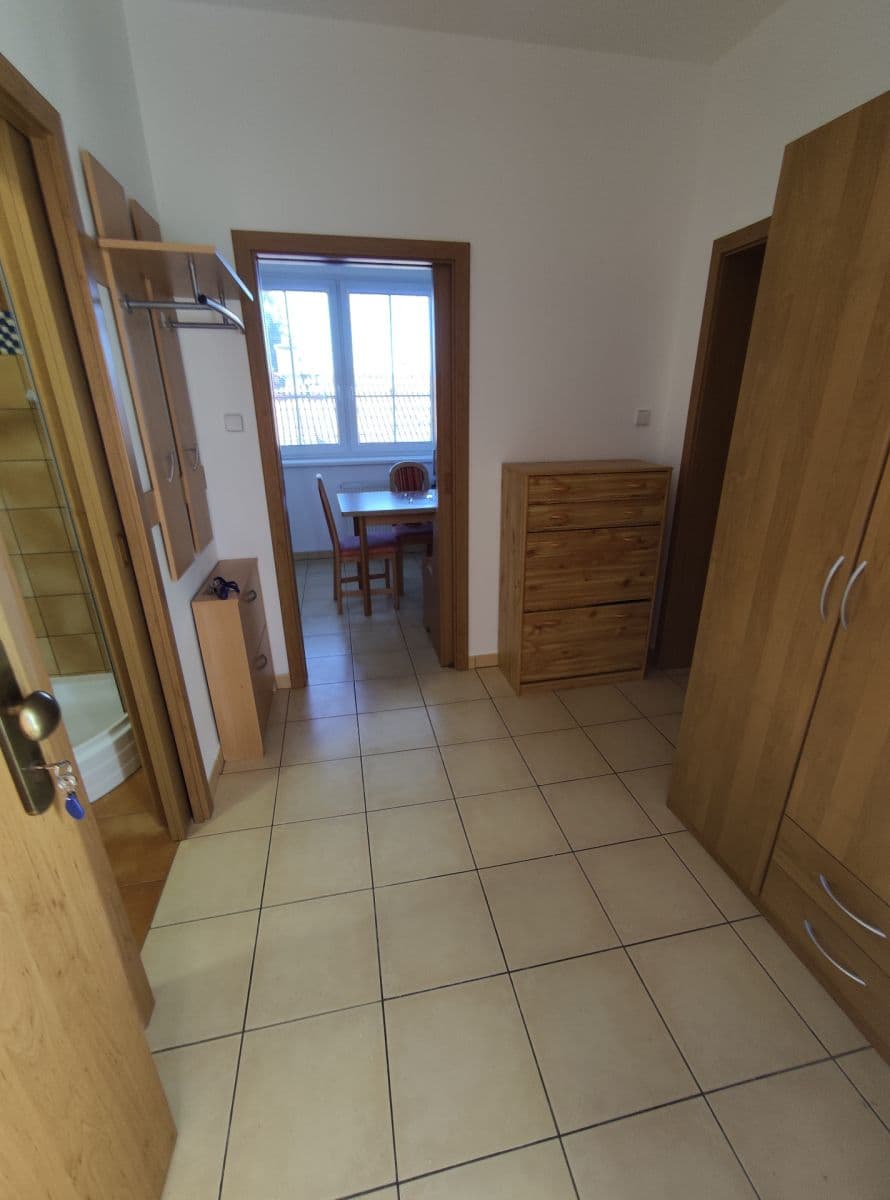 Prenájom bytu 1-izbový 33 m², U Tvrze, Praha, Praha Prenájom bytu 1-izbový 33 m², U Tvrze, Praha, Praha