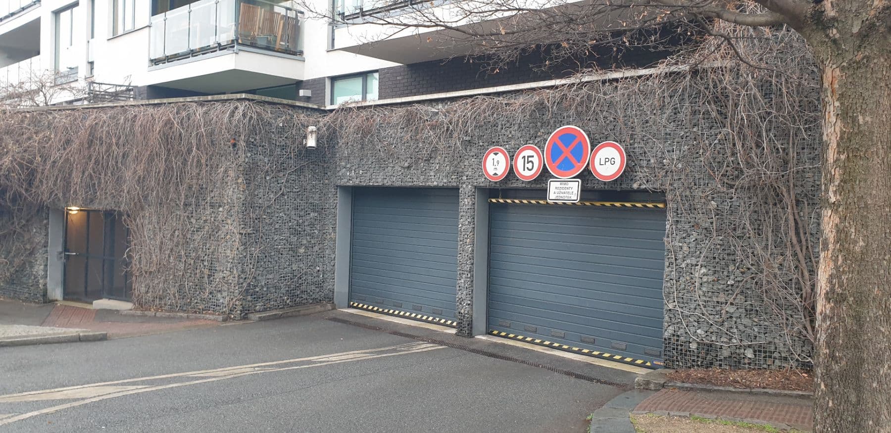 Prenájom garáže 20 m², Italská, Praha, Praha Prenájom garáže 20 m², Italská, Praha, Praha