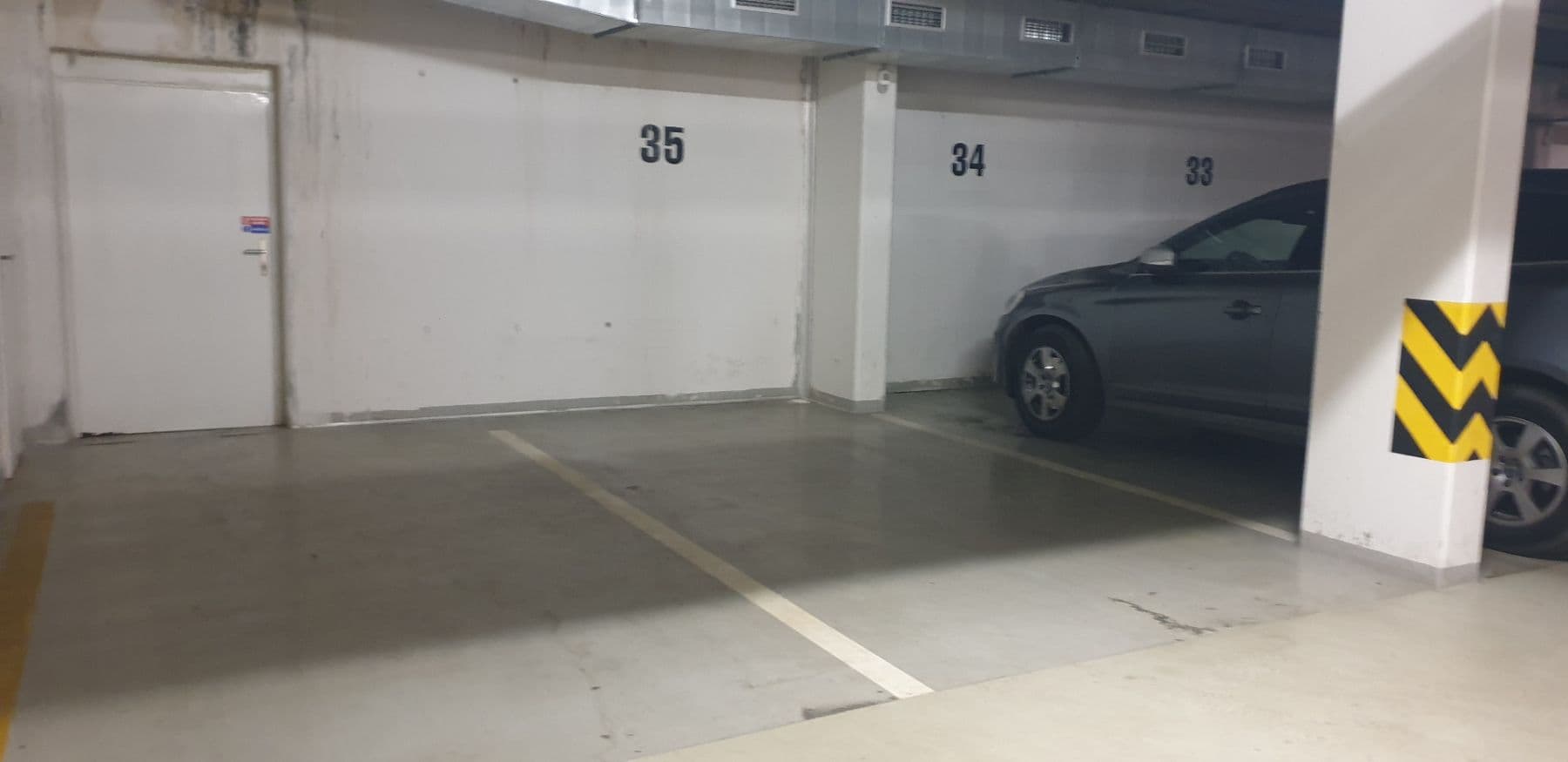 Prenájom garáže 20 m², Italská, Praha, Praha Prenájom garáže 20 m², Italská, Praha, Praha