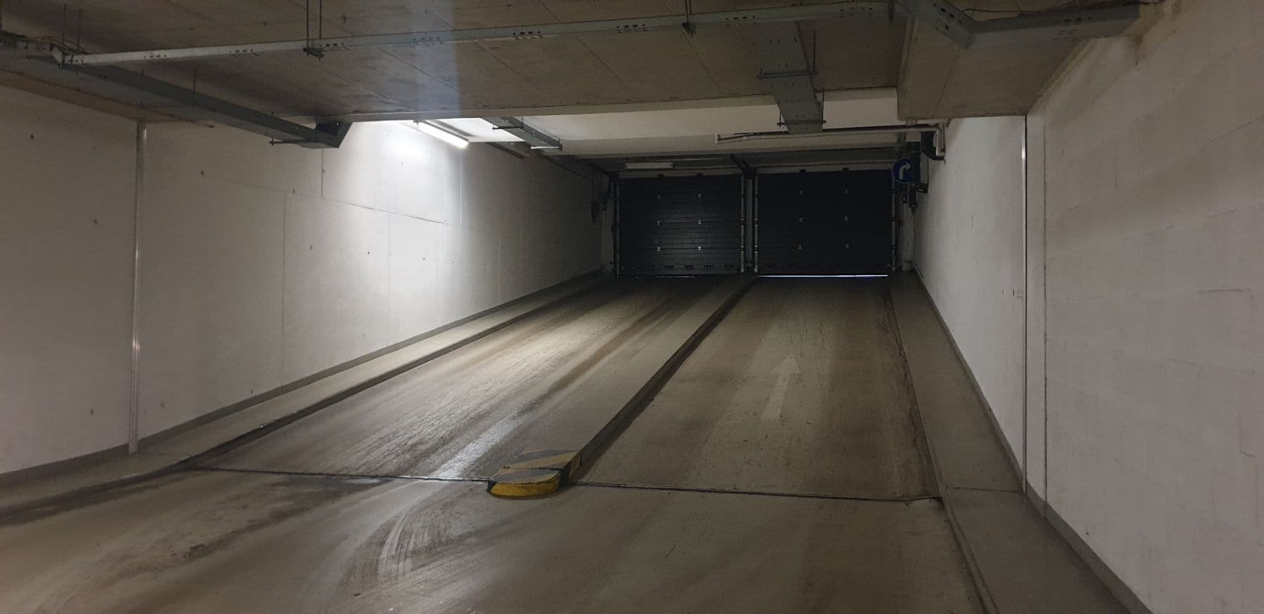 Prenájom garáže 20 m², Italská, Praha, Praha Prenájom garáže 20 m², Italská, Praha, Praha