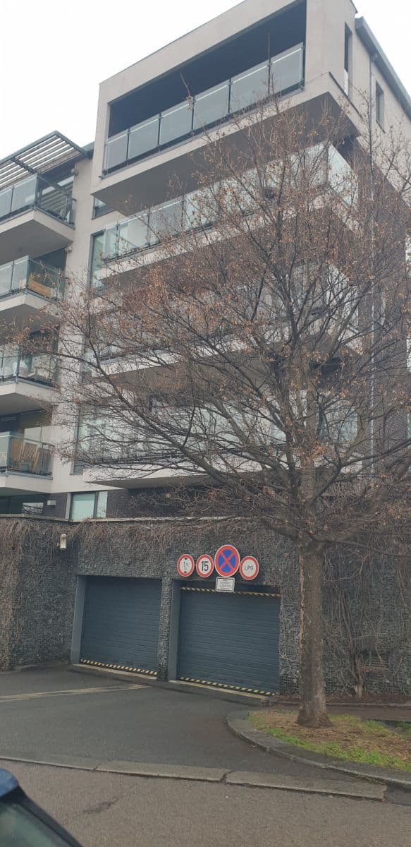 Prenájom garáže 20 m², Italská, Praha, Praha Prenájom garáže 20 m², Italská, Praha, Praha