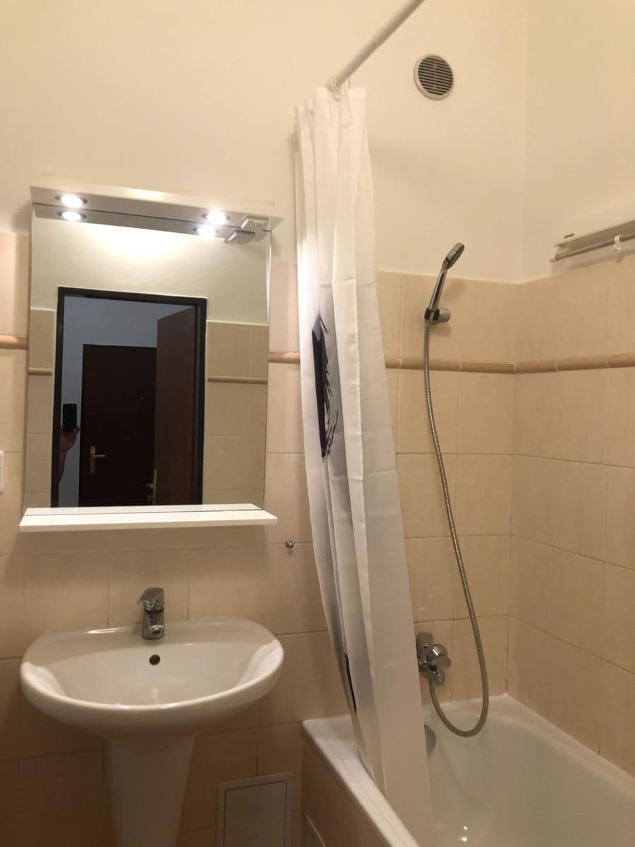 Prenájom bytu 2-izbový 51 m², Šumavská, Praha, Praha Prenájom bytu 2-izbový 51 m², Šumavská, Praha, Praha