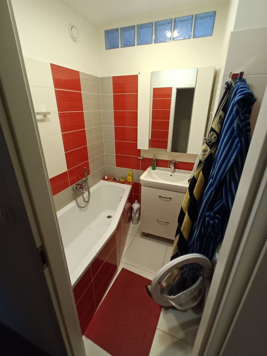 Prenájom bytu 3-izbový 79 m², Zelená, Olomouc, Olomoucký kraj Prenájom bytu 3-izbový 79 m², Zelená, Olomouc, Olomoucký kraj