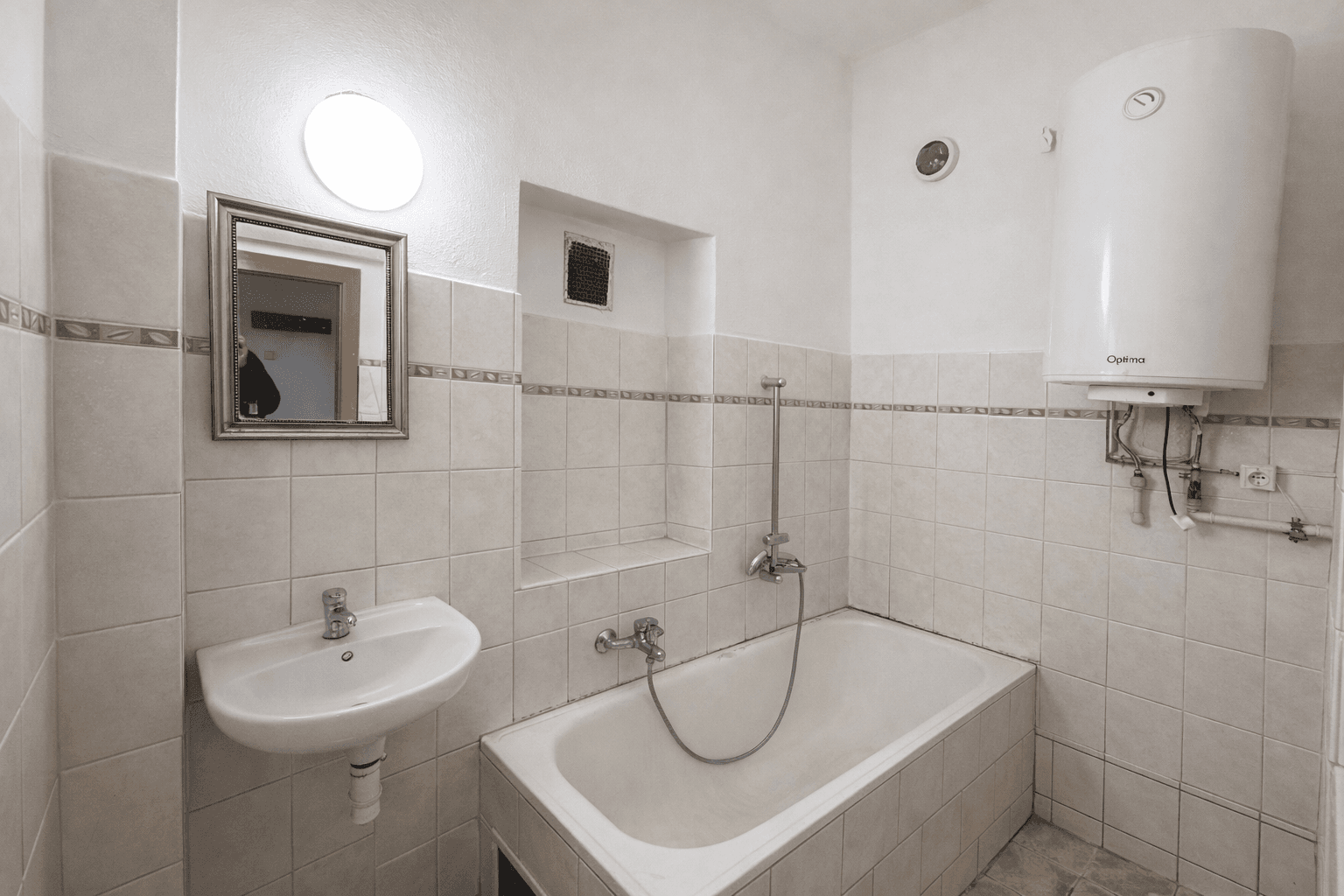 Predaj bytu 3-izbový 90 m², K Višňovce, Pardubice, Pardubický kraj Predaj bytu 3-izbový 90 m², K Višňovce, Pardubice, Pardubický kraj