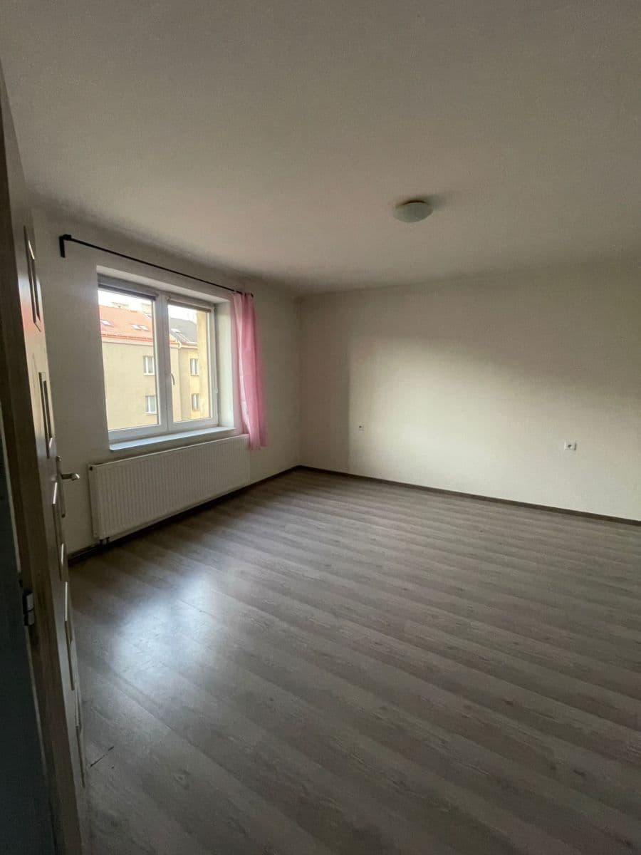 Prenájom bytu 1-izbový 47 m², 28. října, Ostrava, Moravskoslezský kraj Prenájom bytu 1-izbový 47 m², 28. října, Ostrava, Moravskoslezský kraj