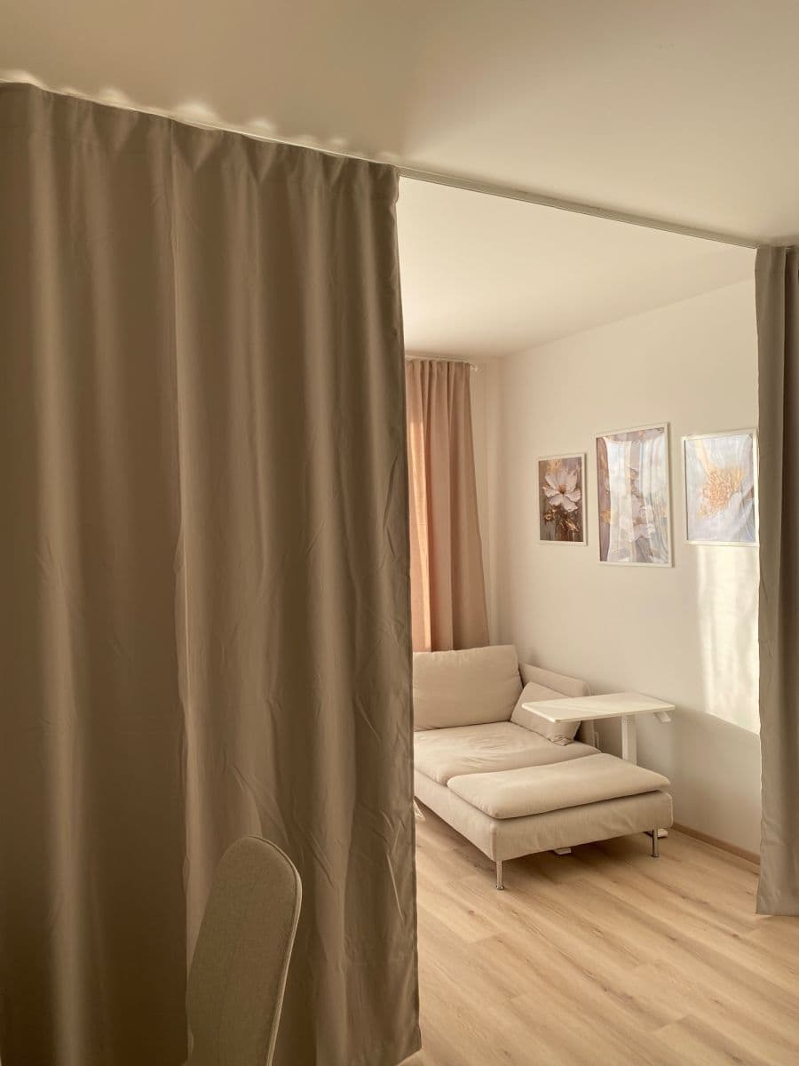 Prenájom bytu 1-izbový 32 m², Sobí, Praha, Praha Prenájom bytu 1-izbový 32 m², Sobí, Praha, Praha