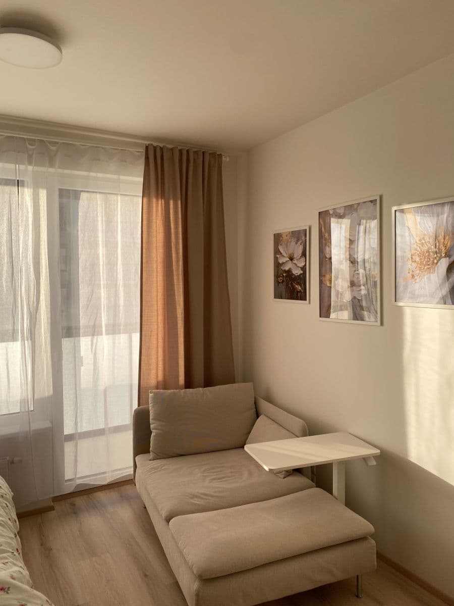 Prenájom bytu 1-izbový 32 m², Sobí, Praha, Praha Prenájom bytu 1-izbový 32 m², Sobí, Praha, Praha