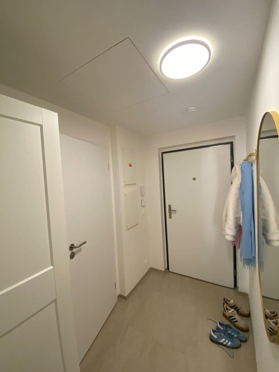 Prenájom bytu 1-izbový 32 m², Sobí, Praha, Praha Prenájom bytu 1-izbový 32 m², Sobí, Praha, Praha