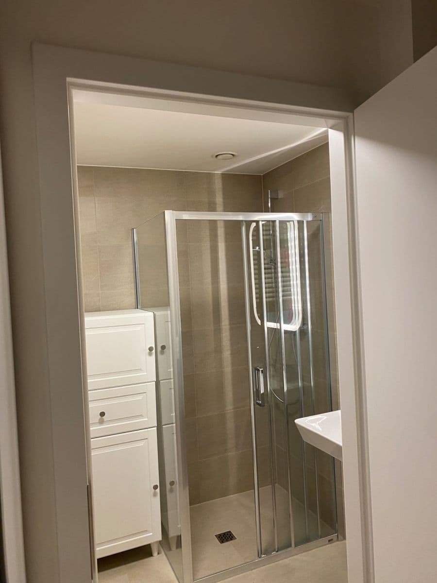 Prenájom bytu 1-izbový 32 m², Sobí, Praha, Praha Prenájom bytu 1-izbový 32 m², Sobí, Praha, Praha