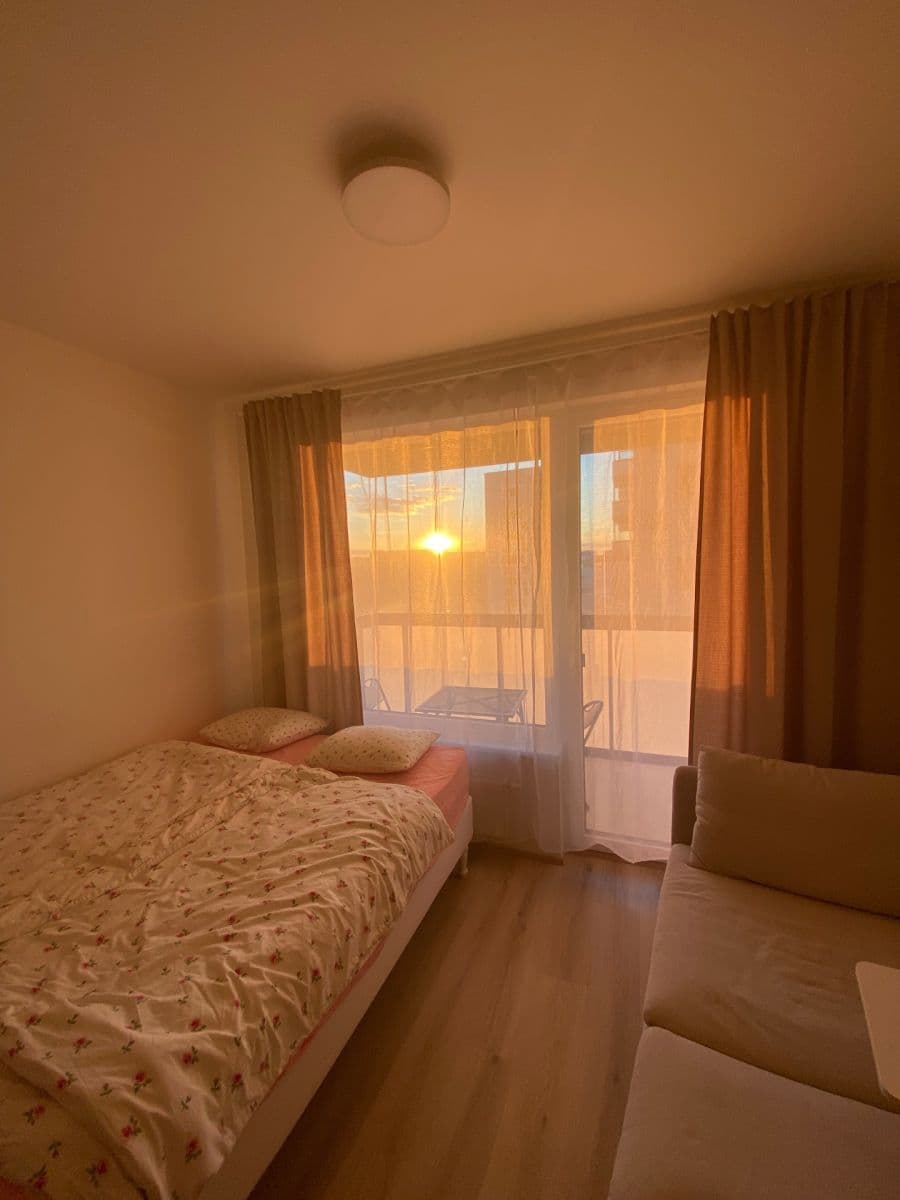 Prenájom bytu 1-izbový 32 m², Sobí, Praha, Praha Prenájom bytu 1-izbový 32 m², Sobí, Praha, Praha