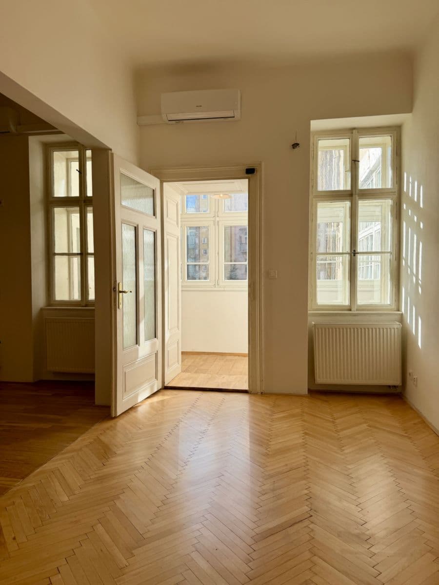 Prenájom bytu 3-izbový 80 m², Dukelských hrdinů, Praha, Praha Prenájom bytu 3-izbový 80 m², Dukelských hrdinů, Praha, Praha