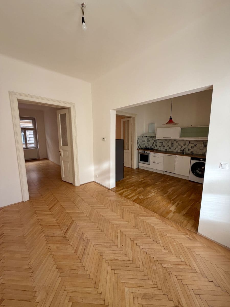 Prenájom bytu 3-izbový 80 m², Dukelských hrdinů, Praha, Praha Prenájom bytu 3-izbový 80 m², Dukelských hrdinů, Praha, Praha