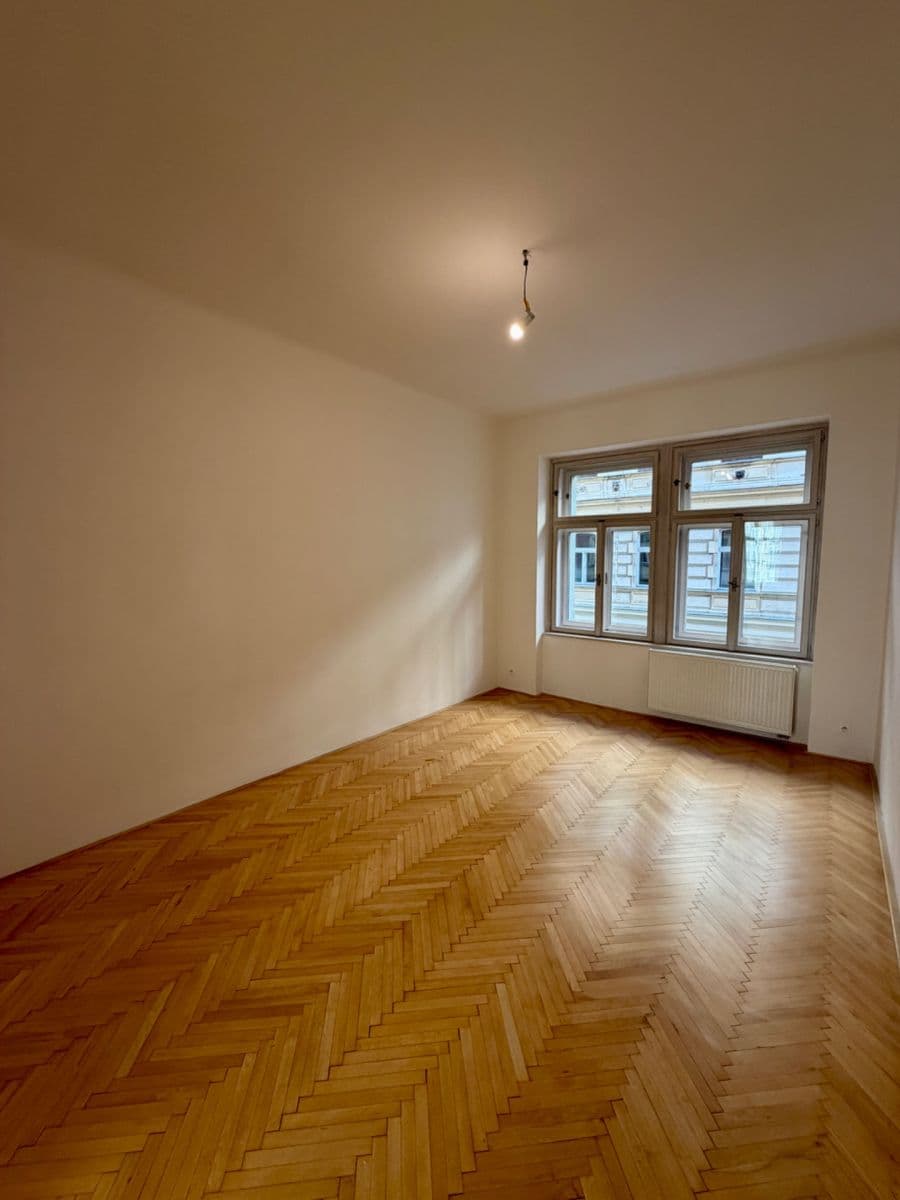 Prenájom bytu 3-izbový 80 m², Dukelských hrdinů, Praha, Praha Prenájom bytu 3-izbový 80 m², Dukelských hrdinů, Praha, Praha