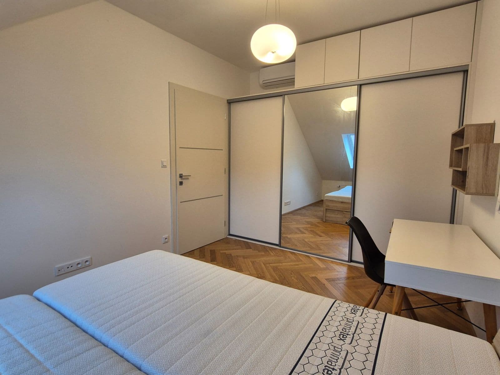 Prenájom bytu 3-izbový 62 m², Horní, Praha, Praha Prenájom bytu 3-izbový 62 m², Horní, Praha, Praha