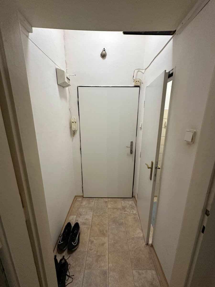 Prenájom bytu 1-izbový 30 m², Drahobejlova, Praha, Praha Prenájom bytu 1-izbový 30 m², Drahobejlova, Praha, Praha