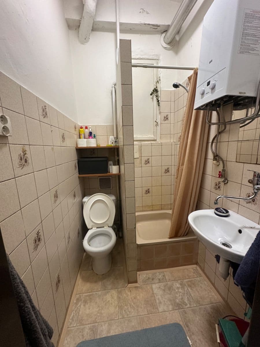 Prenájom bytu 1-izbový 30 m², Drahobejlova, Praha, Praha Prenájom bytu 1-izbový 30 m², Drahobejlova, Praha, Praha