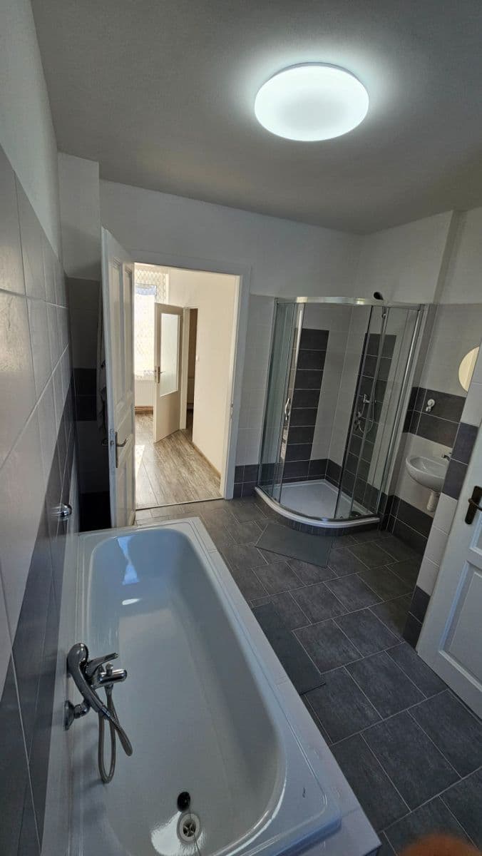 Prenájom bytu 3-izbový 65 m², Nádražní, Dolní Poustevna, Ústecký kraj Prenájom bytu 3-izbový 65 m², Nádražní, Dolní Poustevna, Ústecký kraj