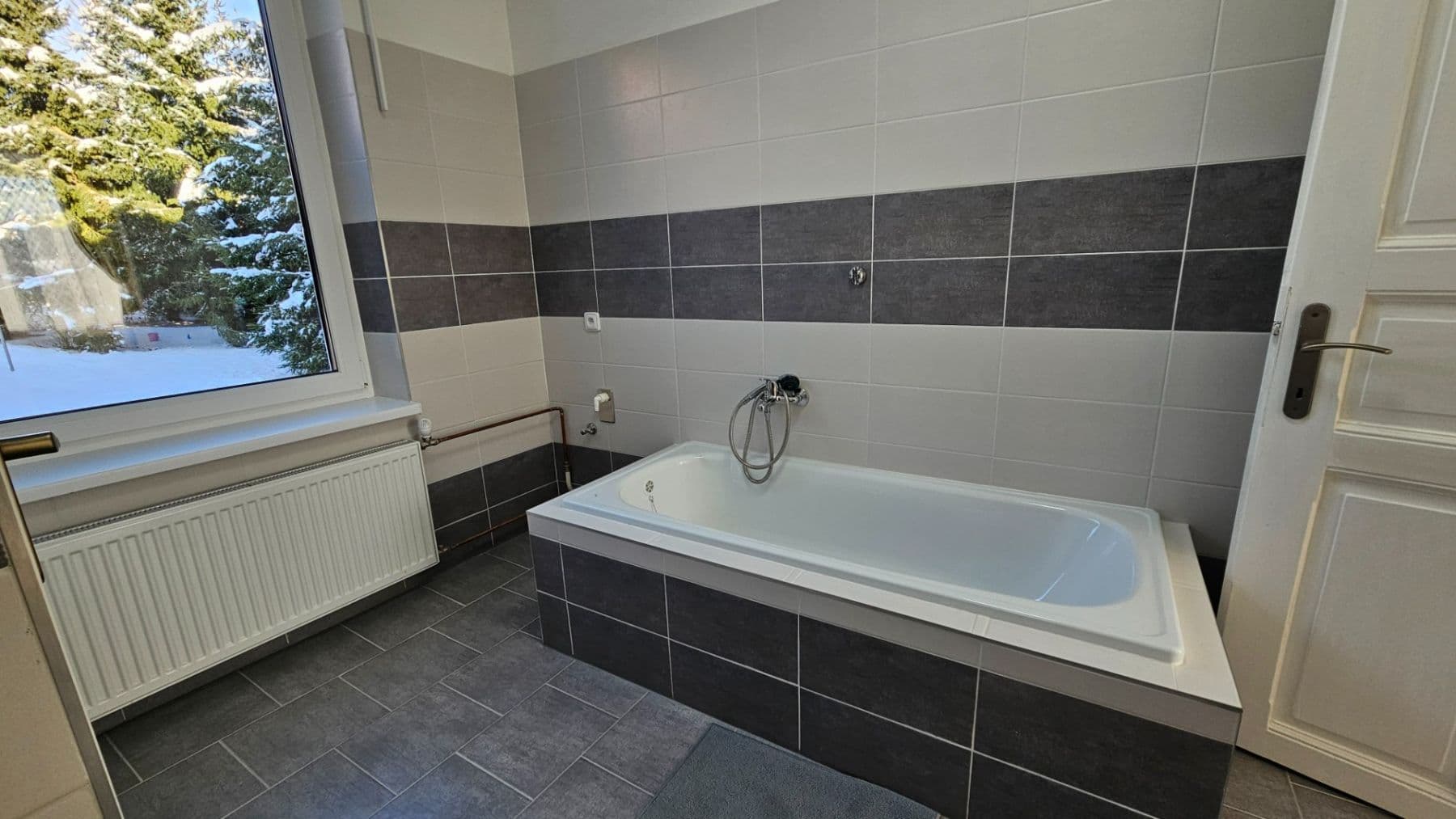 Prenájom bytu 3-izbový 65 m², Nádražní, Dolní Poustevna, Ústecký kraj Prenájom bytu 3-izbový 65 m², Nádražní, Dolní Poustevna, Ústecký kraj