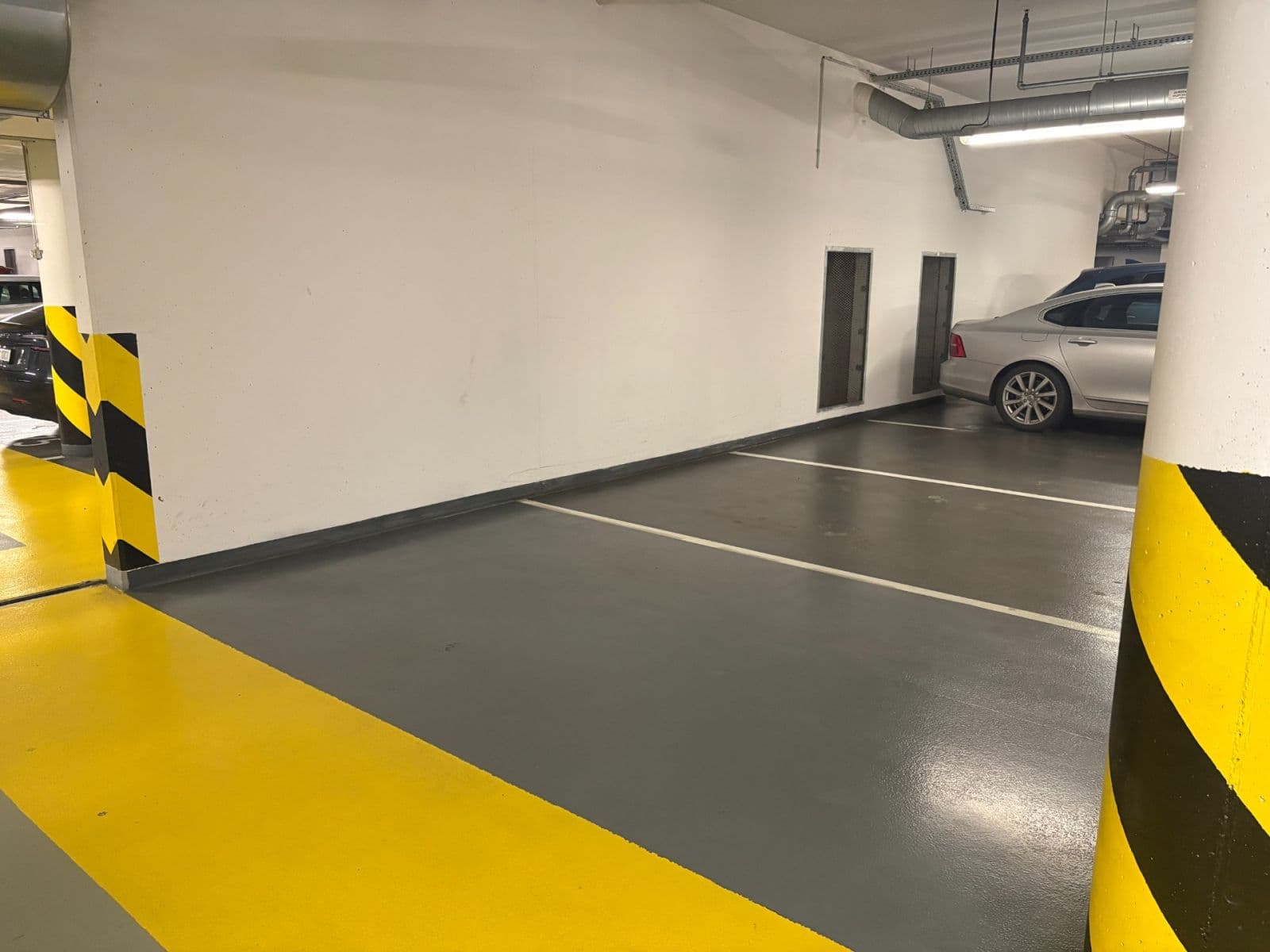 Prenájom garáže 12 m², Korunní, Praha, Praha Prenájom garáže 12 m², Korunní, Praha, Praha