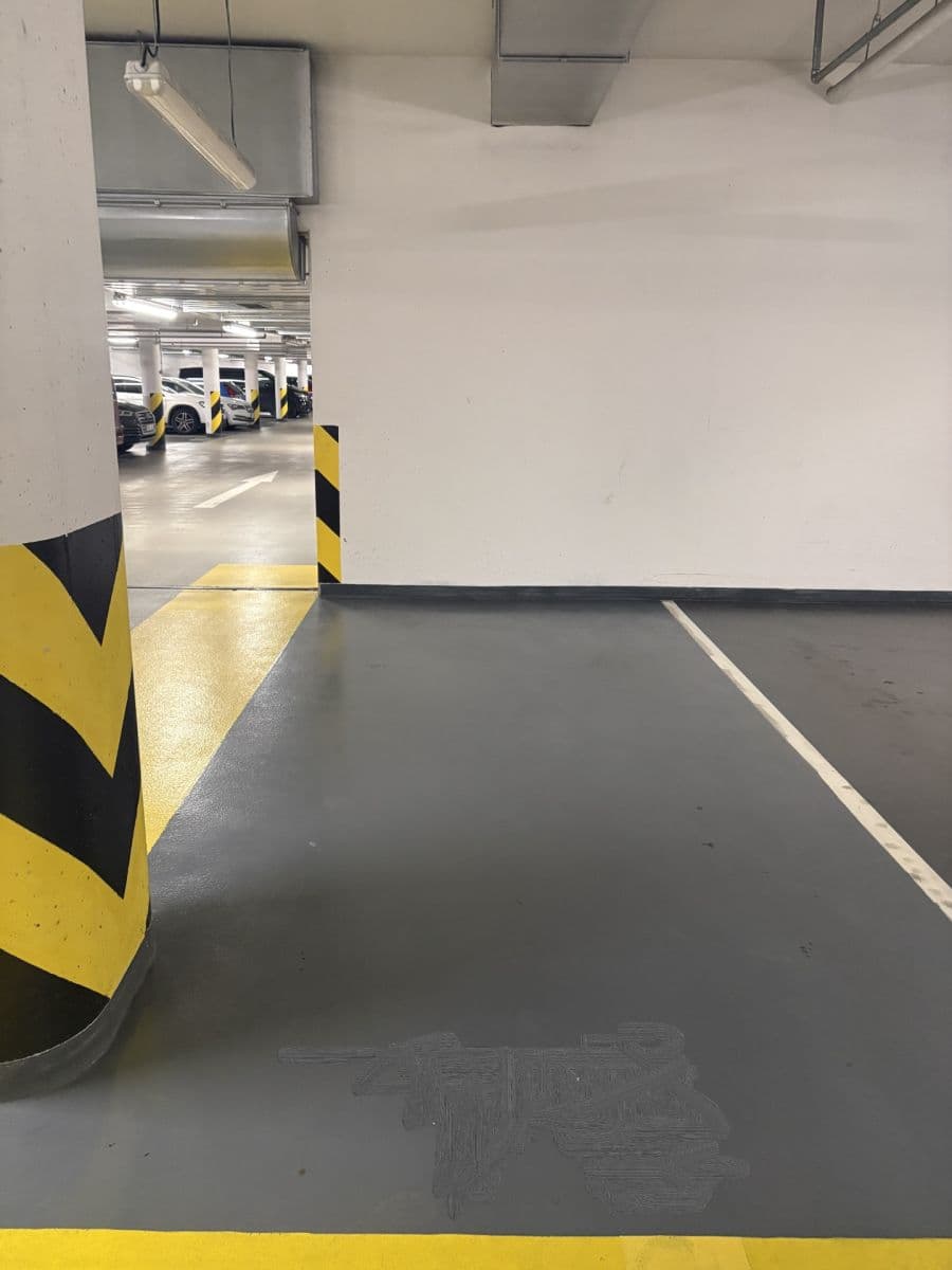 Prenájom garáže 12 m², Korunní, Praha, Praha Prenájom garáže 12 m², Korunní, Praha, Praha