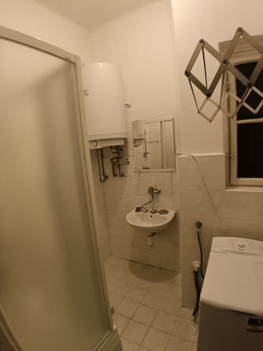 Prenájom bytu 1-izbový 56 m², Čajkovského, Praha, Praha Prenájom bytu 1-izbový 56 m², Čajkovského, Praha, Praha