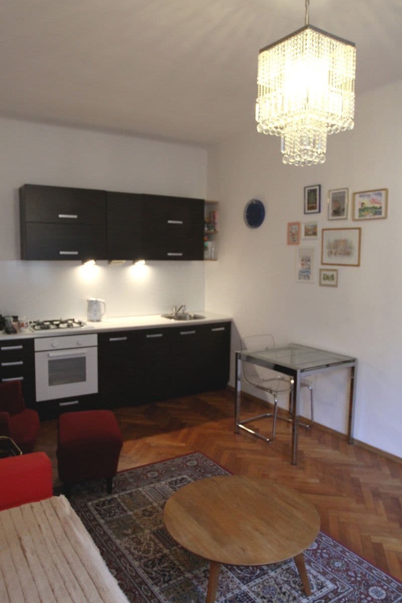 Prenájom bytu 2-izbový 43 m², Holandská, Praha, Praha Prenájom bytu 2-izbový 43 m², Holandská, Praha, Praha