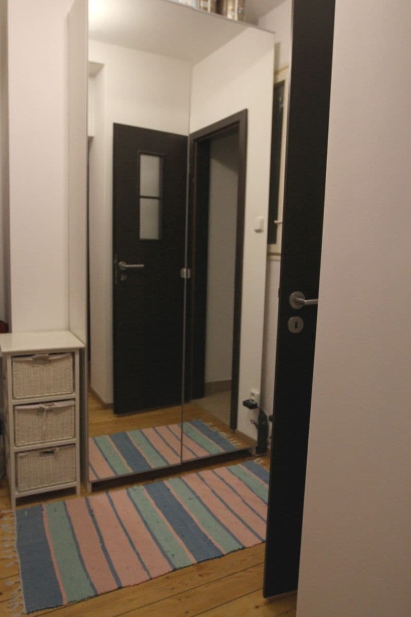 Prenájom bytu 2-izbový 43 m², Holandská, Praha, Praha Prenájom bytu 2-izbový 43 m², Holandská, Praha, Praha