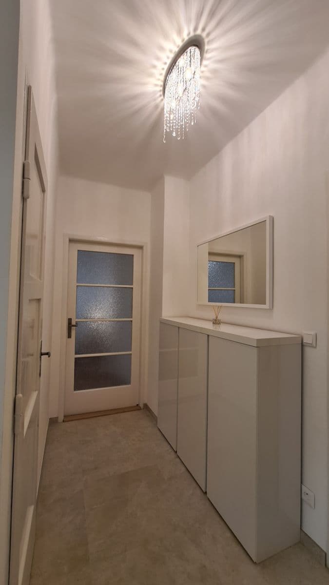 Prenájom bytu 2-izbový 45 m², Vrázova, Praha, Praha Prenájom bytu 2-izbový 45 m², Vrázova, Praha, Praha