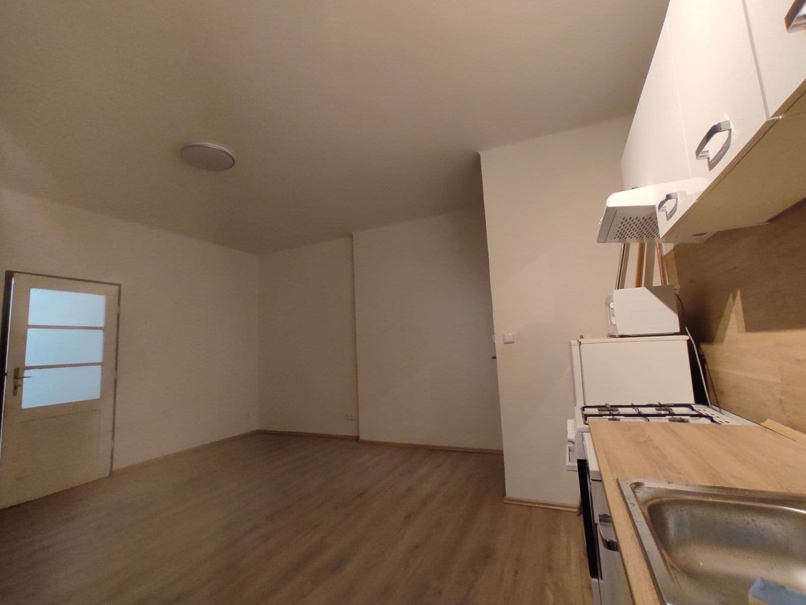 Prenájom bytu 2-izbový 41 m², Svojsíkova, Praha, Praha Prenájom bytu 2-izbový 41 m², Svojsíkova, Praha, Praha