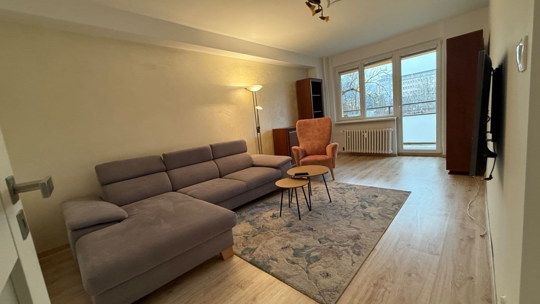 Prenájom bytu 3-izbový 80 m², Nobelova, Nové Mesto, Bratislavský kraj Prenájom bytu 3-izbový 80 m², Nobelova, Nové Mesto, Bratislavský kraj