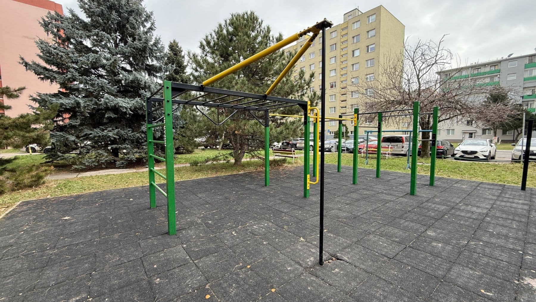 Prenájom bytu 3-izbový 80 m², Nobelova, Nové Mesto, Bratislavský kraj Prenájom bytu 3-izbový 80 m², Nobelova, Nové Mesto, Bratislavský kraj