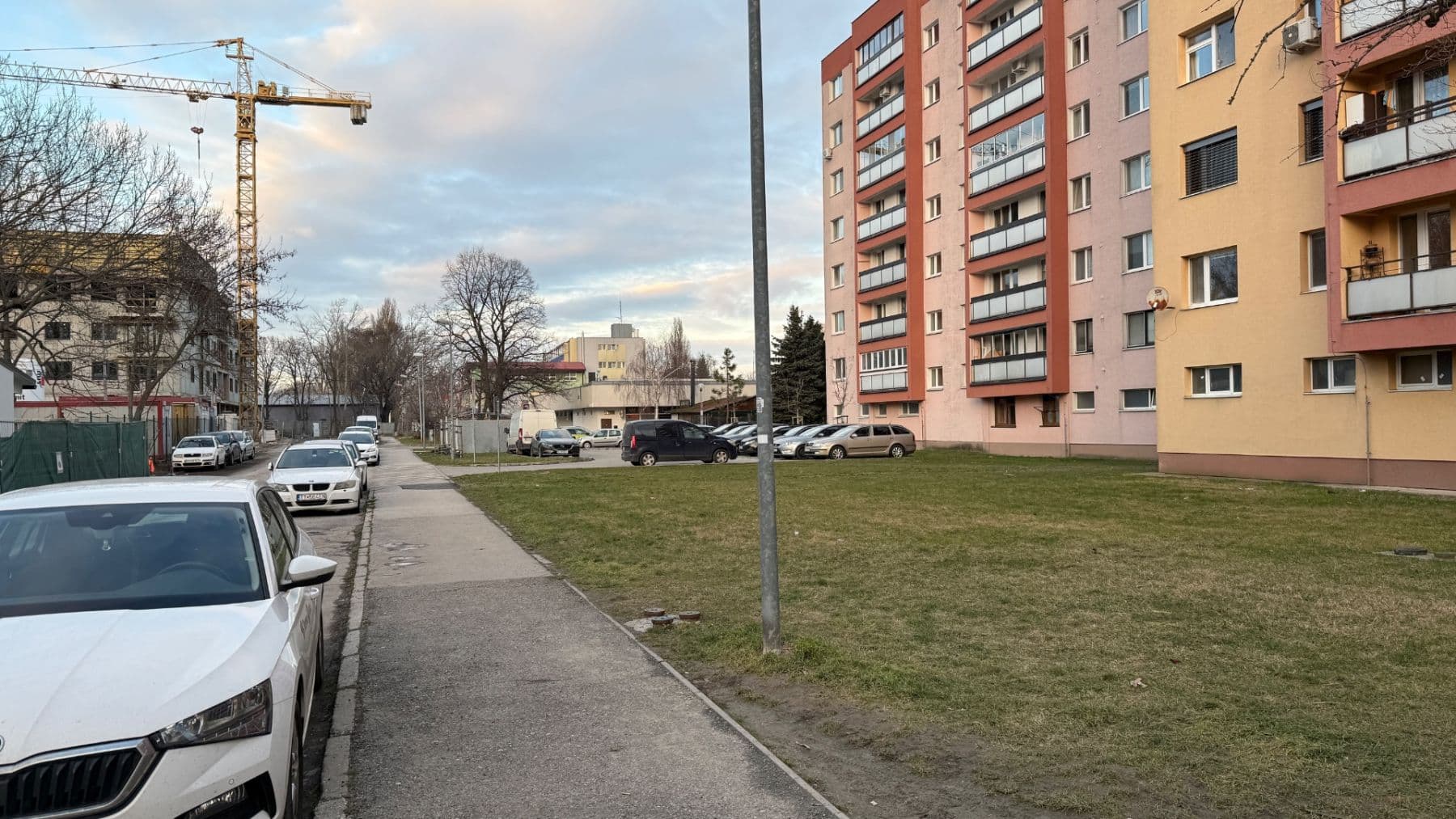 Prenájom bytu 3-izbový 80 m², Nobelova, Nové Mesto, Bratislavský kraj Prenájom bytu 3-izbový 80 m², Nobelova, Nové Mesto, Bratislavský kraj