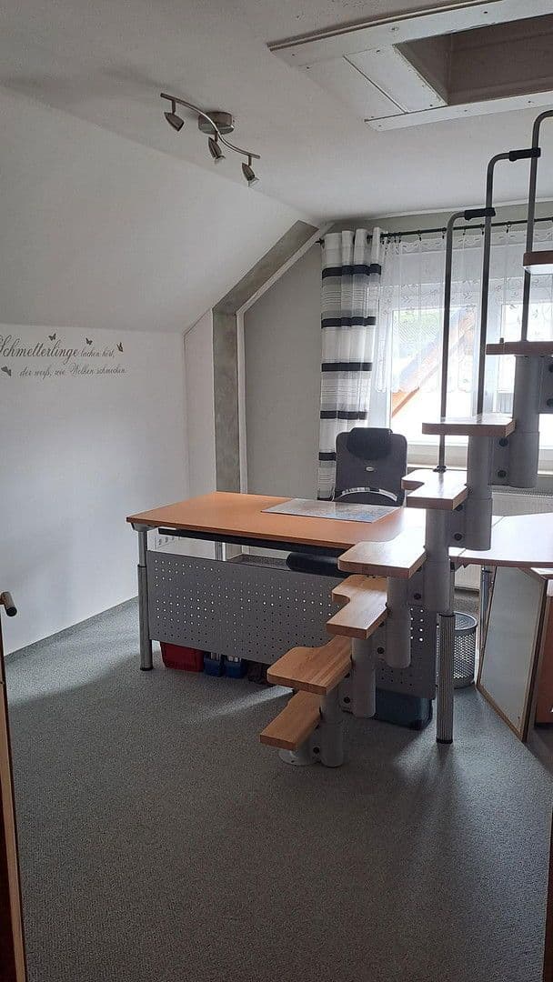 Predaj domu 211 m², pozemek 311 m², Freyburger Allee 16, Nierstein, Porýnie-Falcko Predaj domu 211 m², pozemek 311 m², Freyburger Allee 16, Nierstein, Porýnie-Falcko