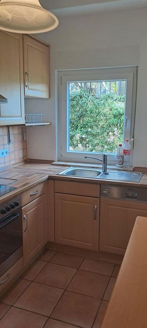 Predaj domu 211 m², pozemek 311 m², Freyburger Allee 16, Nierstein, Porýnie-Falcko Predaj domu 211 m², pozemek 311 m², Freyburger Allee 16, Nierstein, Porýnie-Falcko