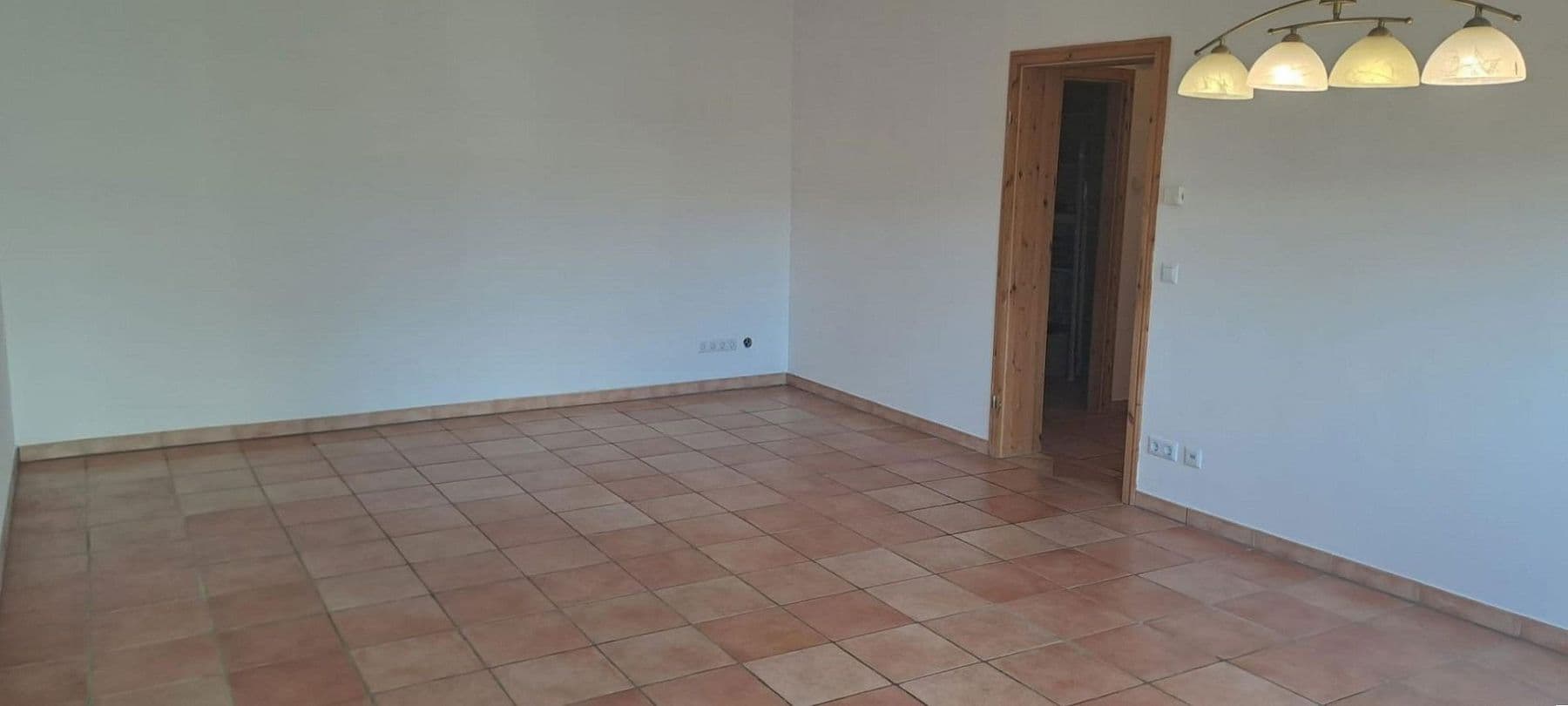 Predaj domu 211 m², pozemek 311 m², Freyburger Allee 16, Nierstein, Porýnie-Falcko Predaj domu 211 m², pozemek 311 m², Freyburger Allee 16, Nierstein, Porýnie-Falcko