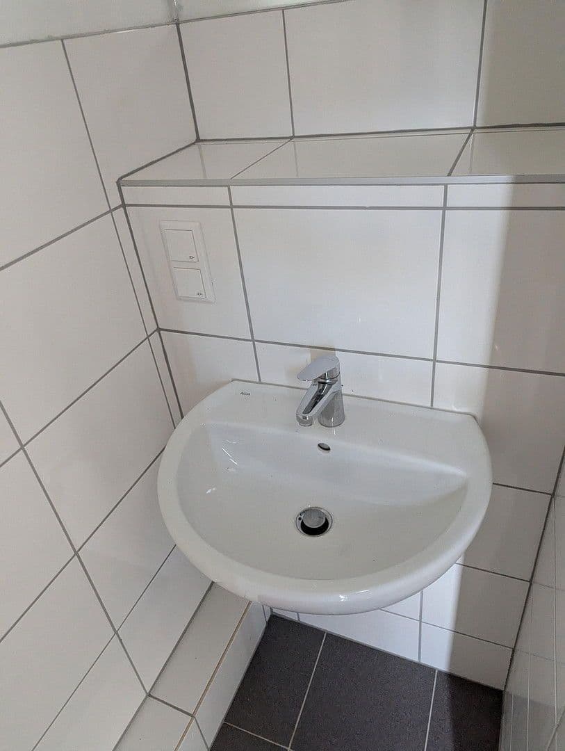 Prenájom bytu 2-izbový 37 m², Bischlebener Str. 1, Erfurt-Hochheim, Durínsko Prenájom bytu 2-izbový 37 m², Bischlebener Str. 1, Erfurt-Hochheim, Durínsko