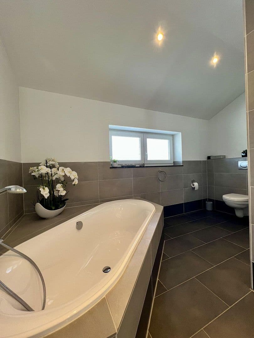 Predaj domu 170 m², pozemek 673 m², Schwändlesteig 24, Oy-Mittelberg, Bavorsko Predaj domu 170 m², pozemek 673 m², Schwändlesteig 24, Oy-Mittelberg, Bavorsko