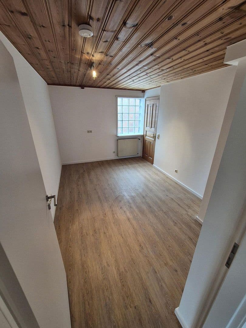 Prenájom bytu 5-izbový 168 m², Friedrichstr. 15, Bretten, Bádensko-Wurttembersko Prenájom bytu 5-izbový 168 m², Friedrichstr. 15, Bretten, Bádensko-Wurttembersko