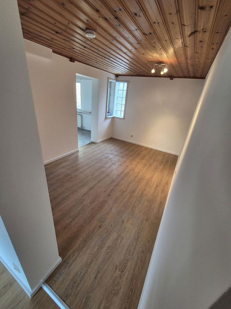 Prenájom bytu 5-izbový 168 m², Friedrichstr. 15, Bretten, Bádensko-Wurttembersko Prenájom bytu 5-izbový 168 m², Friedrichstr. 15, Bretten, Bádensko-Wurttembersko
