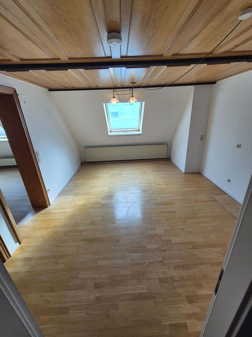 Prenájom bytu 5-izbový 168 m², Friedrichstr. 15, Bretten, Bádensko-Wurttembersko Prenájom bytu 5-izbový 168 m², Friedrichstr. 15, Bretten, Bádensko-Wurttembersko