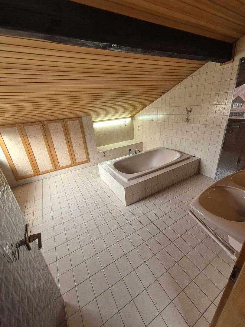 Prenájom bytu 5-izbový 168 m², Friedrichstr. 15, Bretten, Bádensko-Wurttembersko Prenájom bytu 5-izbový 168 m², Friedrichstr. 15, Bretten, Bádensko-Wurttembersko